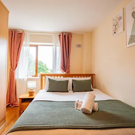 Atalia View Penthouse With Balcony Γκάλγουεϊ